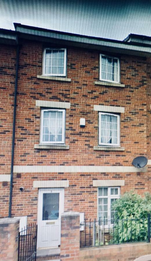 The Townhouse Newcastle Apartment ภายนอก รูปภาพ